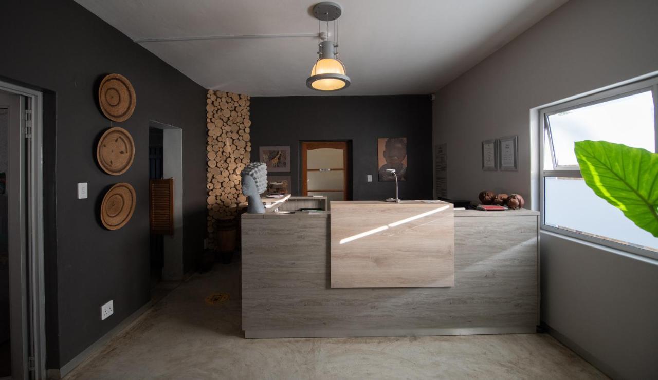 Vondelhof Guesthouse Windhoek Bagian luar foto