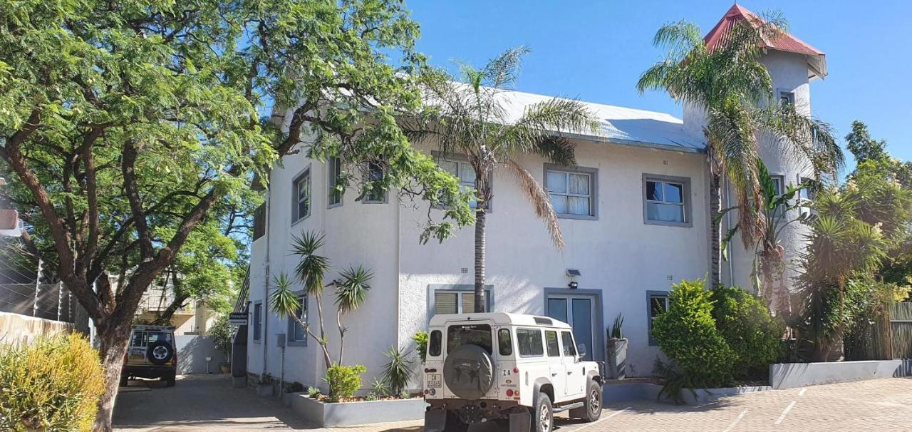 Vondelhof Guesthouse Windhoek Bagian luar foto