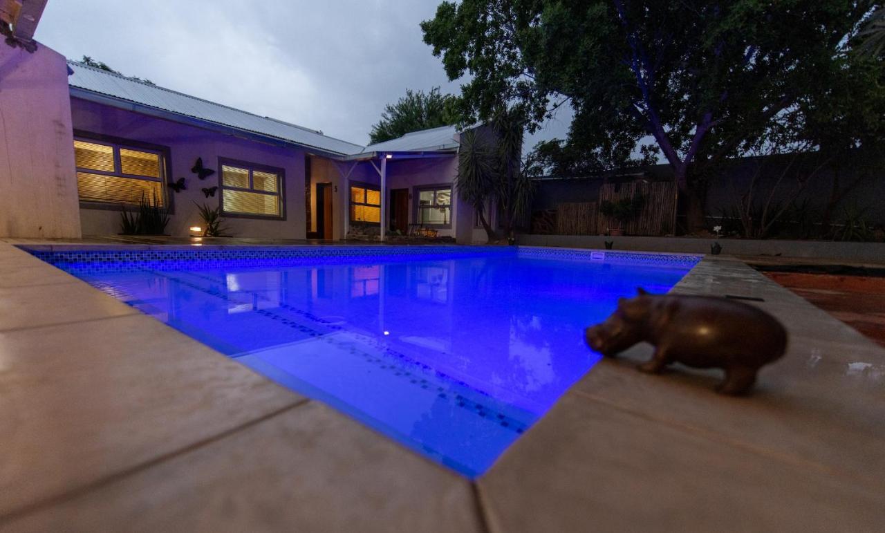 Vondelhof Guesthouse Windhoek Bagian luar foto