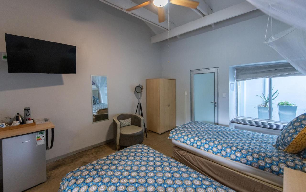 Vondelhof Guesthouse Windhoek Bagian luar foto